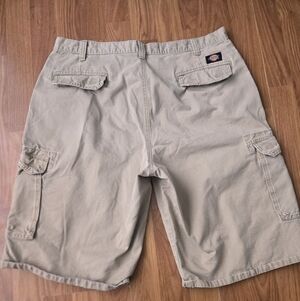 Dickies Men's Tan Cargo Shorts Size 36